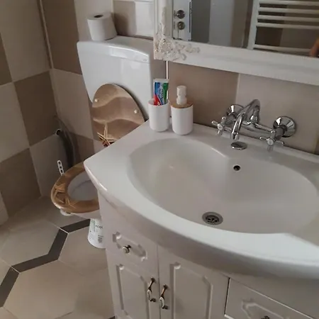 Julia Apartament *